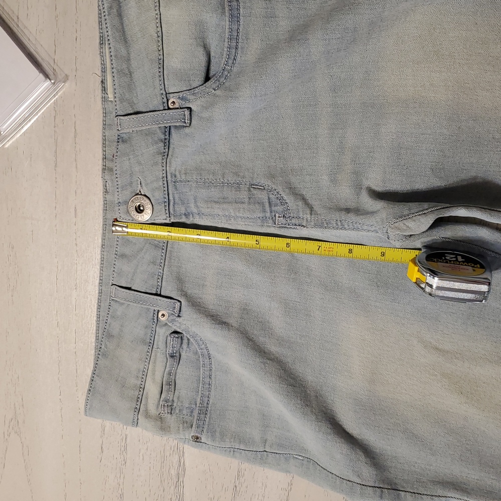 GUESS Light Blue Comfortable Medium Rise Skinny Jeans Sarah Fit. - Picture 6 of 9